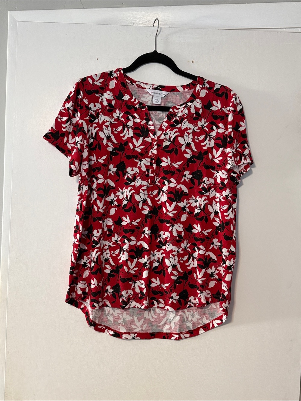 Liz Claiborne Red Floral Short-Sleeve Henley Blouse